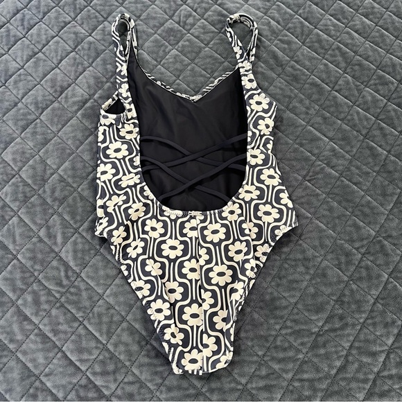 Ele Swims Women Small One Piece Swimsuit Spanish Daisy Floral B14 - Picture 2 of 7